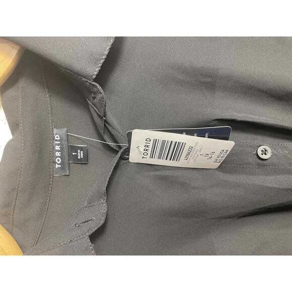 Torrid Blouse Women's Size 1 Black Long Sleeve Collar NWT - Picture 2 of 8